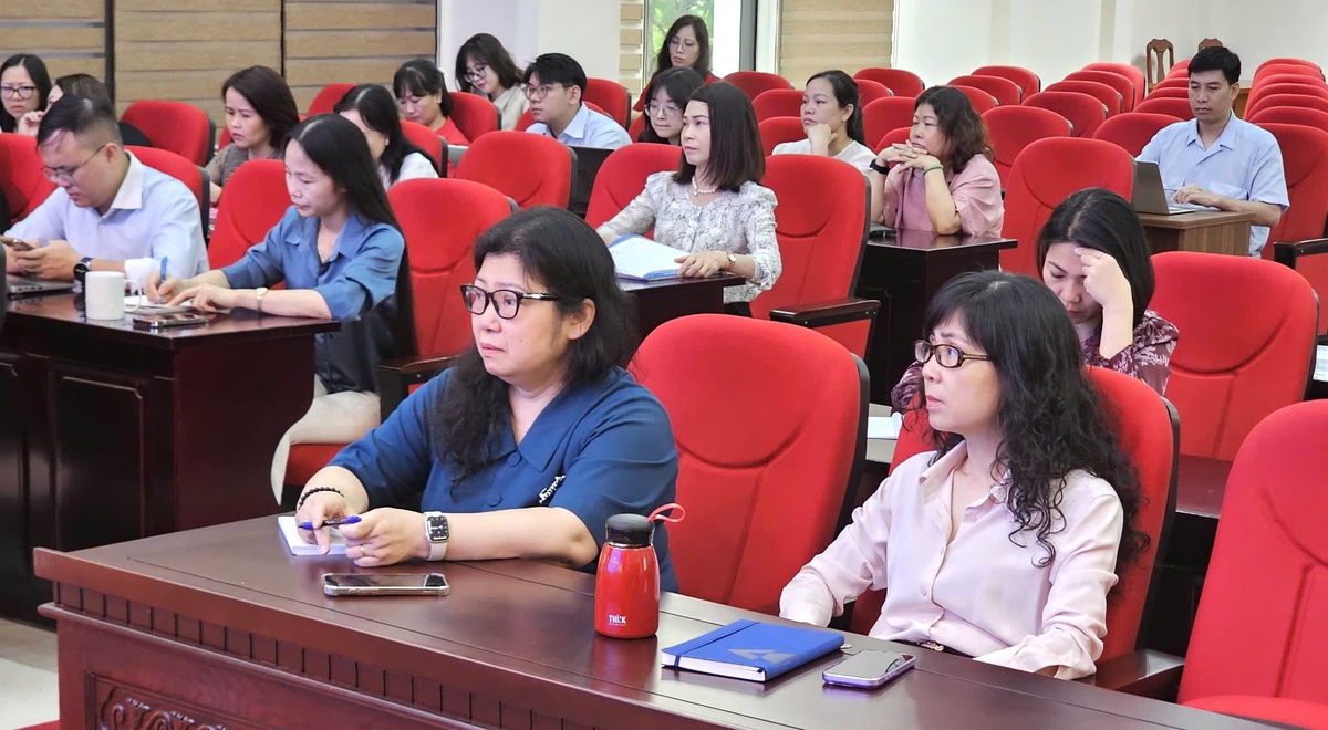 Nâng cao năng lực và chuẩn mực đạo đức công vụ đội ngũ cán bộ Hội- Ảnh 1.