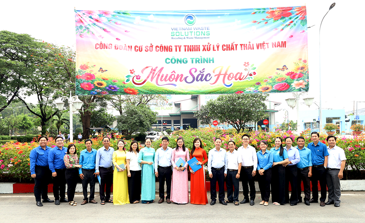 TPHCM: Tặng quà, khám sức khỏe cho hàng trăm công nhân tại xã Hưng Long- Ảnh 8.