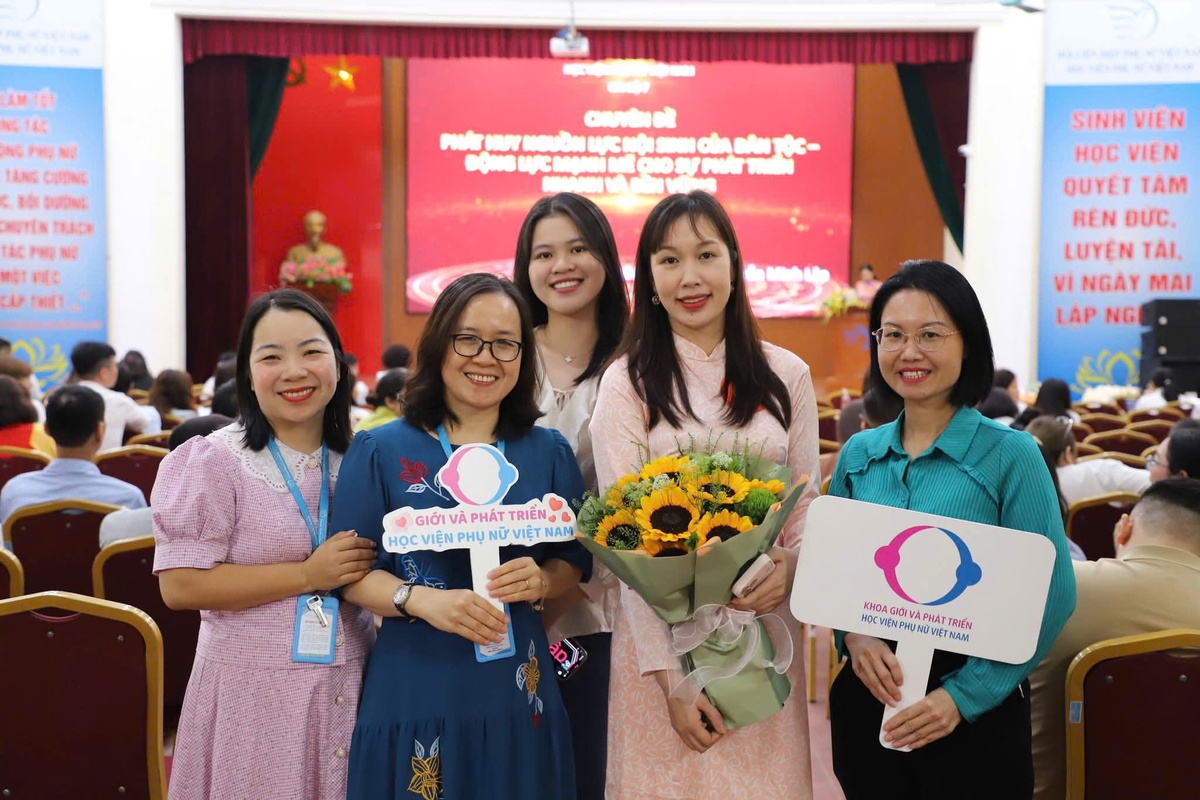 Sôi nổi Hội thi Báo cáo viên, tuyên truyền viên giỏi Đảng bộ Học viện Phụ nữ Việt Nam năm 2026- Ảnh 6.