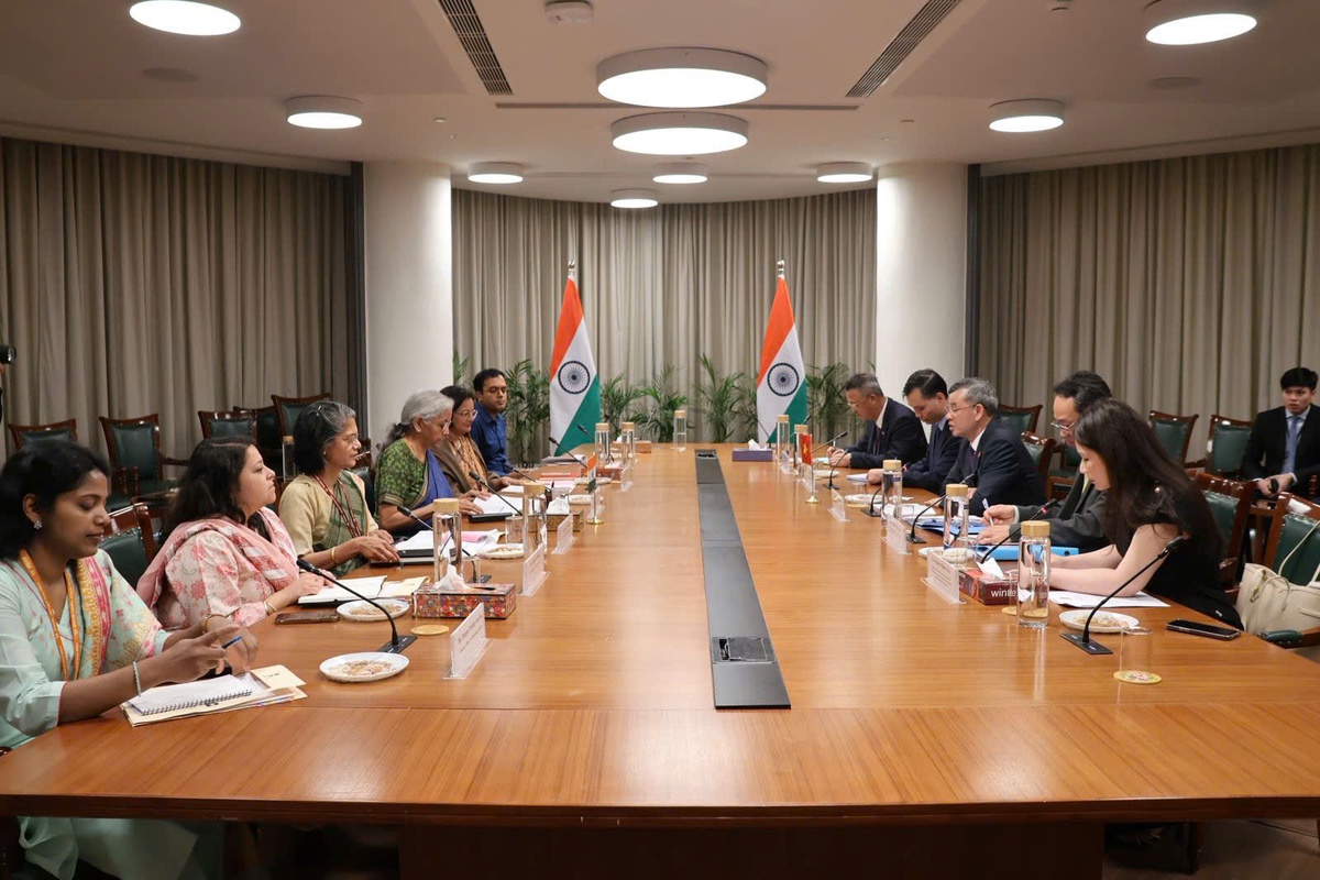 Bộ trưởng Ngô Văn Tuấn hội đàm với Bộ trưởng Tài chính Ấn Độ Nirmala Sitharaman- Ảnh 2.