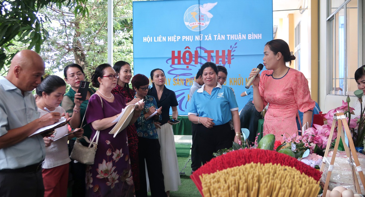 Ấn tượng gian hàng phụ nữ khởi nghiệp vùng nông thôn- Ảnh 2. Ấn tượng gian hàng phụ nữ khởi nghiệp vùng nông thôn- Ảnh 2.
