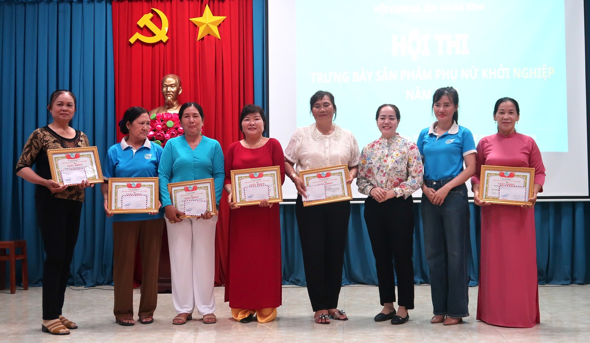 Ấn tượng gian hàng phụ nữ khởi nghiệp vùng nông thôn- Ảnh 5. Ấn tượng gian hàng phụ nữ khởi nghiệp vùng nông thôn- Ảnh 5.