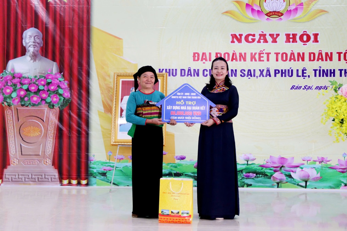 Mong Mặt trận giám sát chuyên đề về thực hiện Luật Bình đẳng giới và Luật Phòng, chống bạo lực gia đình- Ảnh 1. Mong Mặt trận giám sát chuyên đề về thực hiện Luật Bình đẳng giới và Luật Phòng, chống bạo lực gia đình- Ảnh 1.