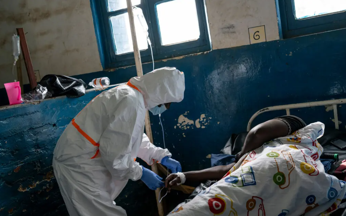 Nguy cơ "vỡ trận" dịch Ebola tại Congo- Ảnh 1. Nguy cơ "vỡ trận" dịch Ebola tại Congo- Ảnh 1.