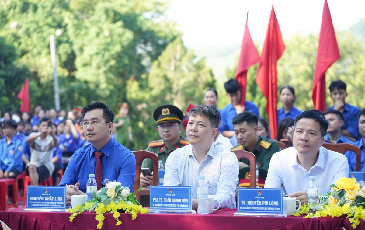 Đoàn Thanh niên MTTQ, các đoàn thể Trung ương ra quân chiến dịch Mùa hè xanh 2026- Ảnh 1. Đoàn Thanh niên MTTQ, các đoàn thể Trung ương ra quân chiến dịch Mùa hè xanh 2026- Ảnh 1.