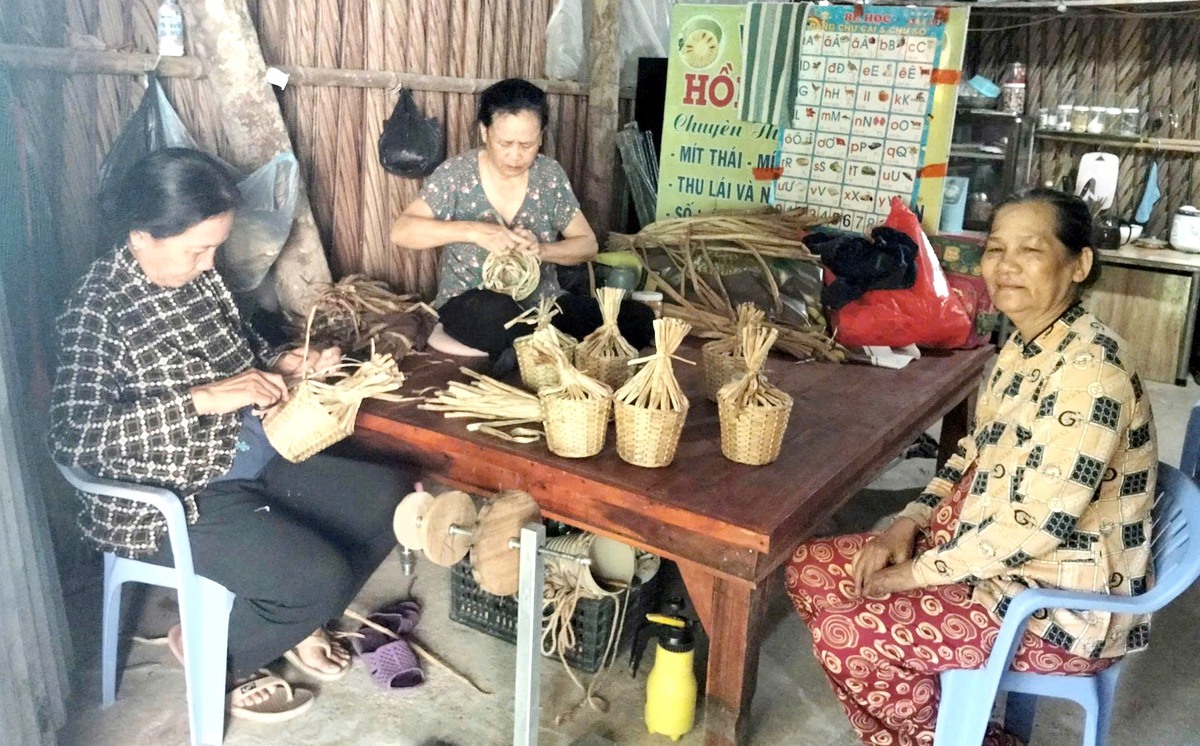 Phụ nữ Cần Thơ bảo vệ nền tảng tư tưởng của Đảng - Bài cuối: Dùng thực tiễn đập tan luận điệu xuyên tạc- Ảnh 1. Phụ nữ Cần Thơ bảo vệ nền tảng tư tưởng của Đảng - Bài cuối: Dùng thực tiễn đập tan luận điệu xuyên tạc- Ảnh 1.