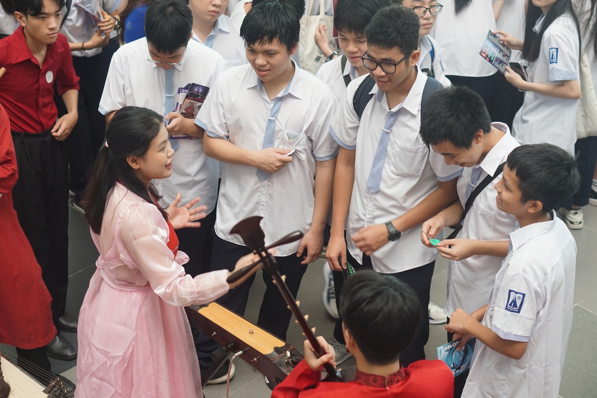 Gen Z thổi sức sống mới cho nhạc cụ dân tộc- Ảnh 3.