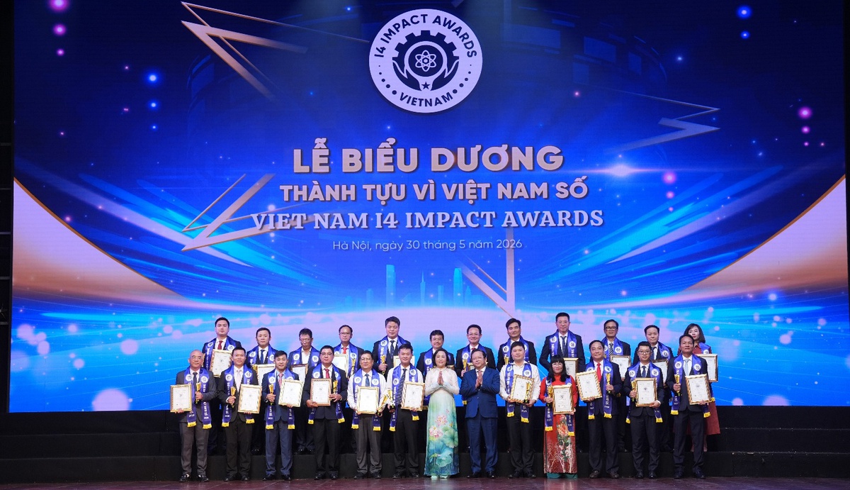 Tổng Giám đốc EVNNPC nhận Giải thưởng Lãnh đạo Sáng tạo và Chuyển đổi số- Ảnh 6. Tổng Giám đốc EVNNPC nhận Giải thưởng Lãnh đạo Sáng tạo và Chuyển đổi số- Ảnh 6.