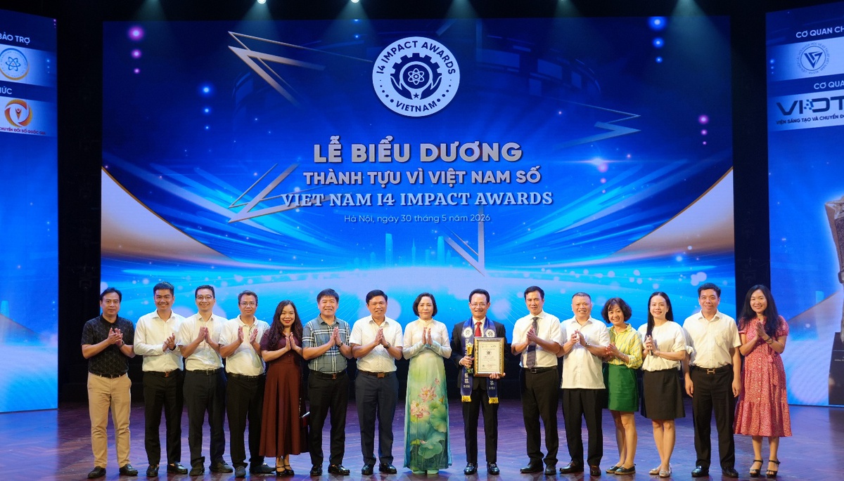 Tổng Giám đốc EVNNPC nhận Giải thưởng Lãnh đạo Sáng tạo và Chuyển đổi số- Ảnh 7. Tổng Giám đốc EVNNPC nhận Giải thưởng Lãnh đạo Sáng tạo và Chuyển đổi số- Ảnh 7.