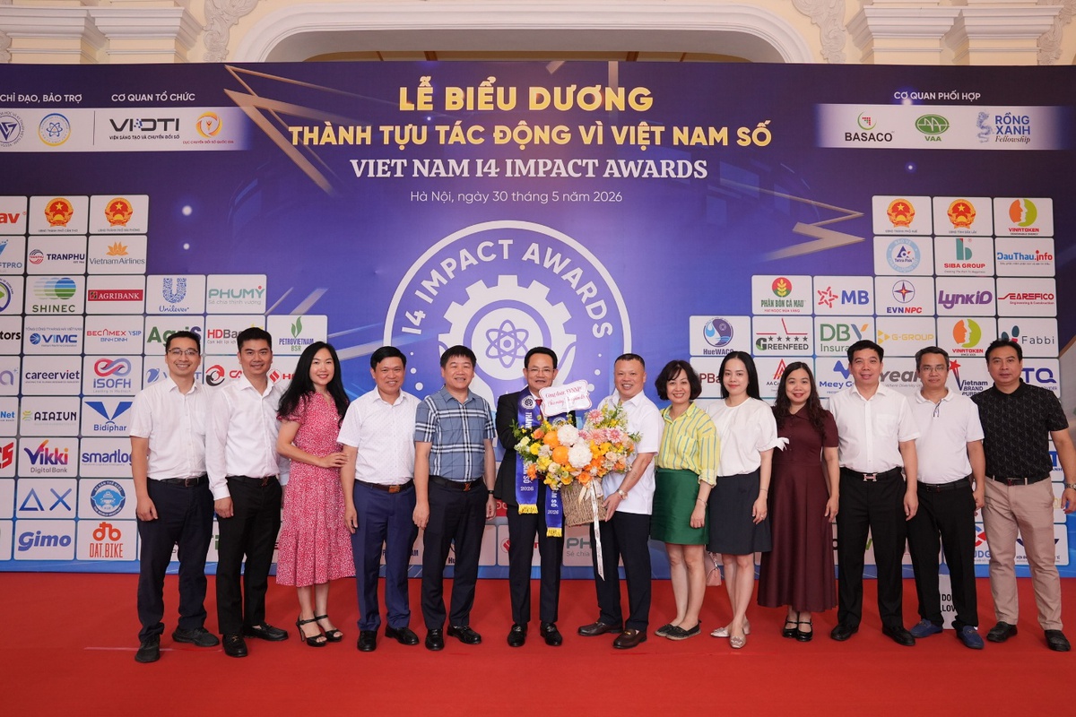Tổng Giám đốc EVNNPC nhận Giải thưởng Lãnh đạo Sáng tạo và Chuyển đổi số- Ảnh 8. Tổng Giám đốc EVNNPC nhận Giải thưởng Lãnh đạo Sáng tạo và Chuyển đổi số- Ảnh 8.