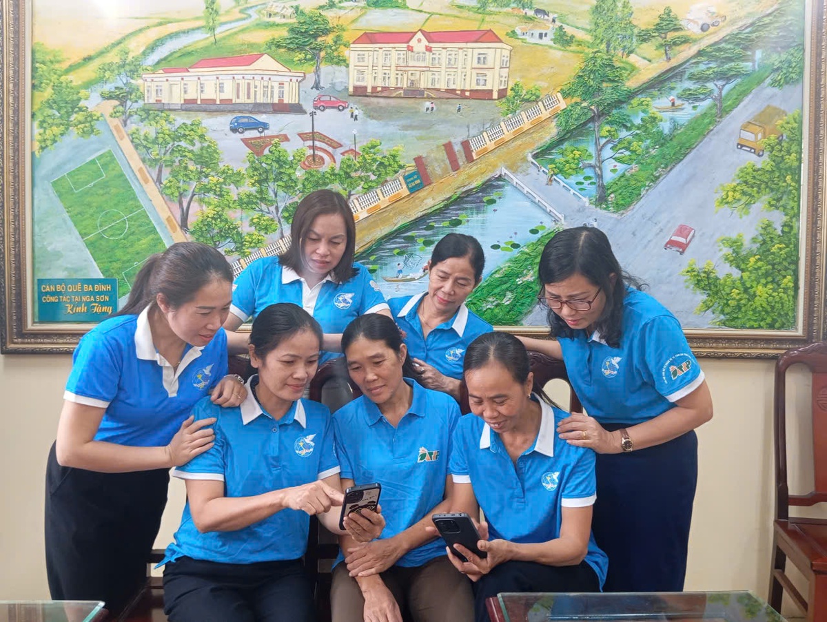 Sứ mệnh "giữ lửa" tư tưởng của phụ nữ - Bài 1: "Hàng rào xanh" trong mỗi gia đình- Ảnh 2.