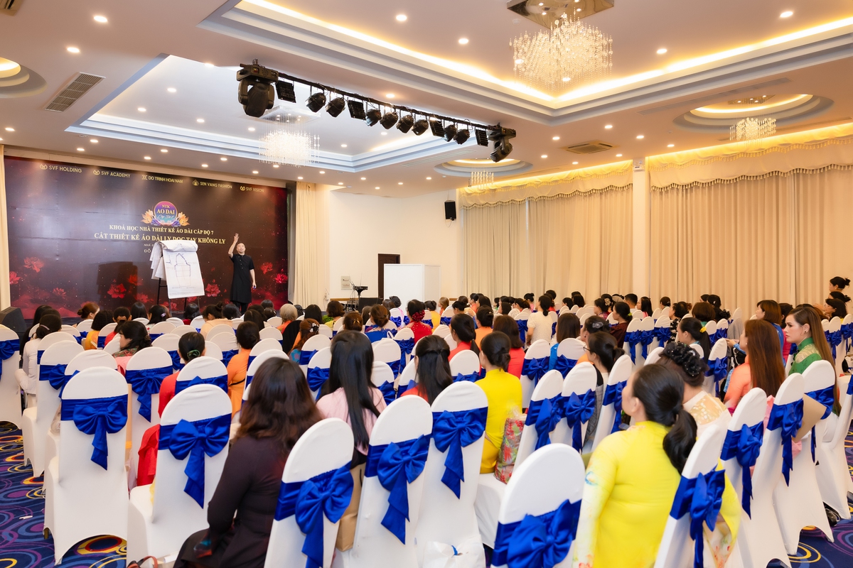 Nhà thiết kế Đỗ Trịnh Hoài Nam là Hội viên danh dự của Hội LHPN Việt Nam- Ảnh 2.