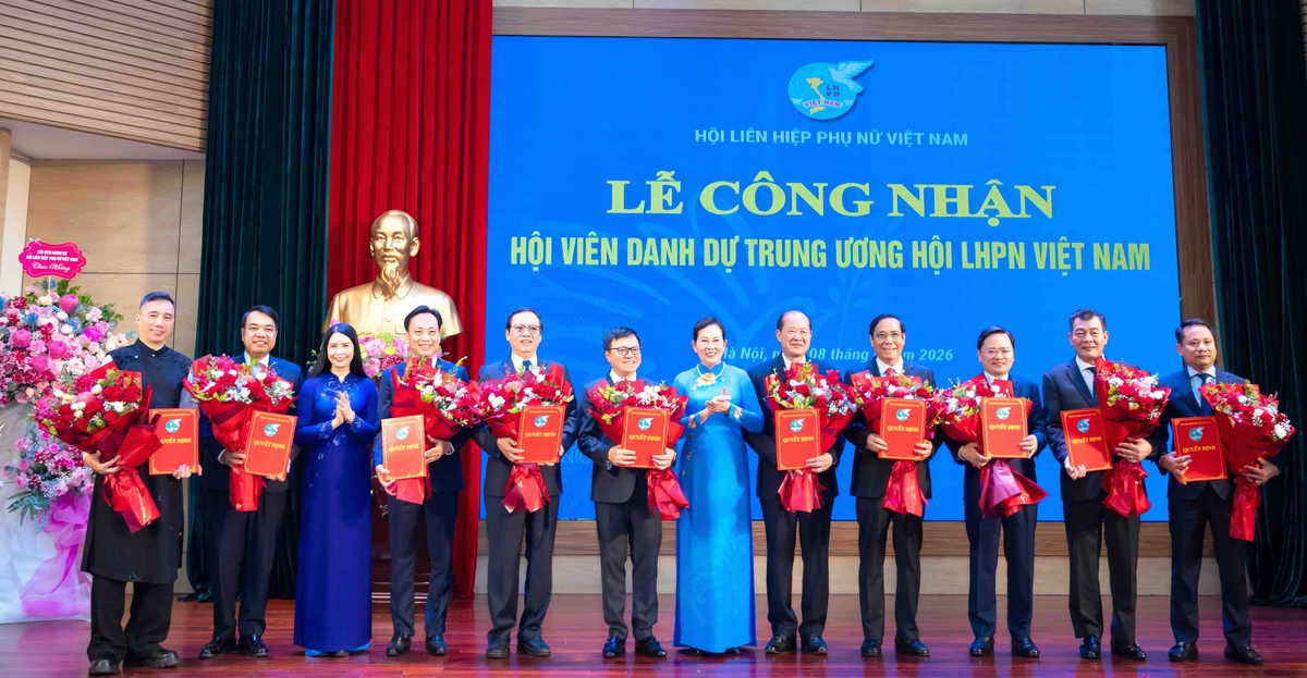 Nhà thiết kế Đỗ Trịnh Hoài Nam là Hội viên danh dự của Hội LHPN Việt Nam- Ảnh 1.