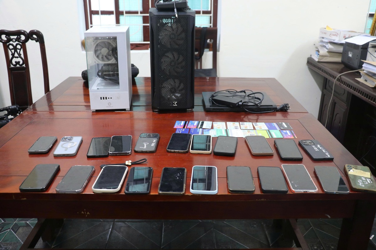 Triệt phá đường dây cờ bạc trực tuyến, rửa tiền hơn 75 tỷ đồng- Ảnh 2. Triệt phá đường dây cờ bạc trực tuyến, rửa tiền hơn 75 tỷ đồng- Ảnh 2.