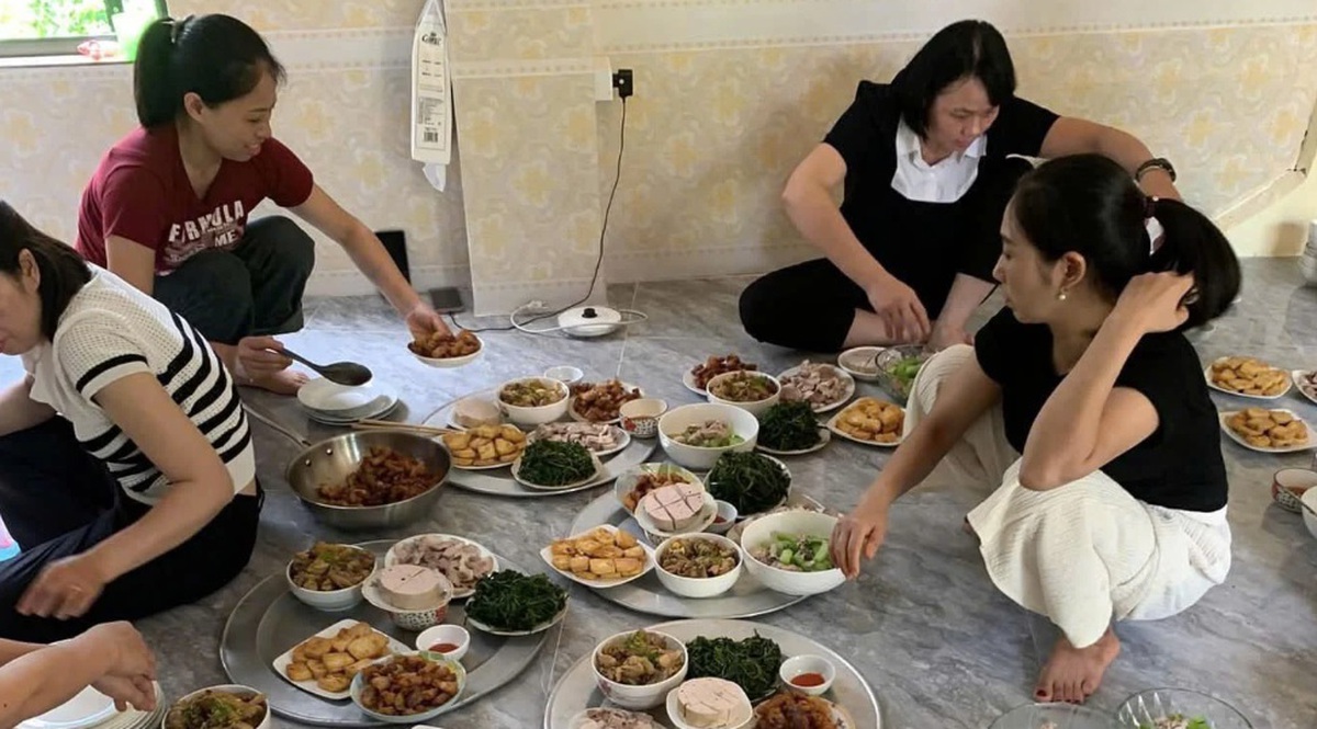 Kỳ thi tốt nghiệp THPT năm 2026: Mùa thi ấm áp với những suất cơm miễn phí, nhà nghỉ "0 đồng"- Ảnh 3.