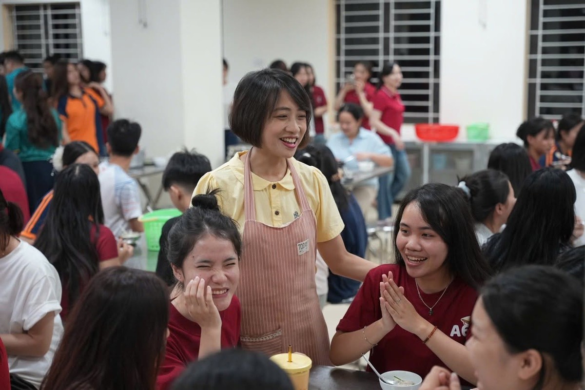 Tận tâm nấu ăn miễn phí phục vụ sĩ tử thi tốt nghiệp THPT- Ảnh 6. Tận tâm nấu ăn miễn phí phục vụ sĩ tử thi tốt nghiệp THPT- Ảnh 6.