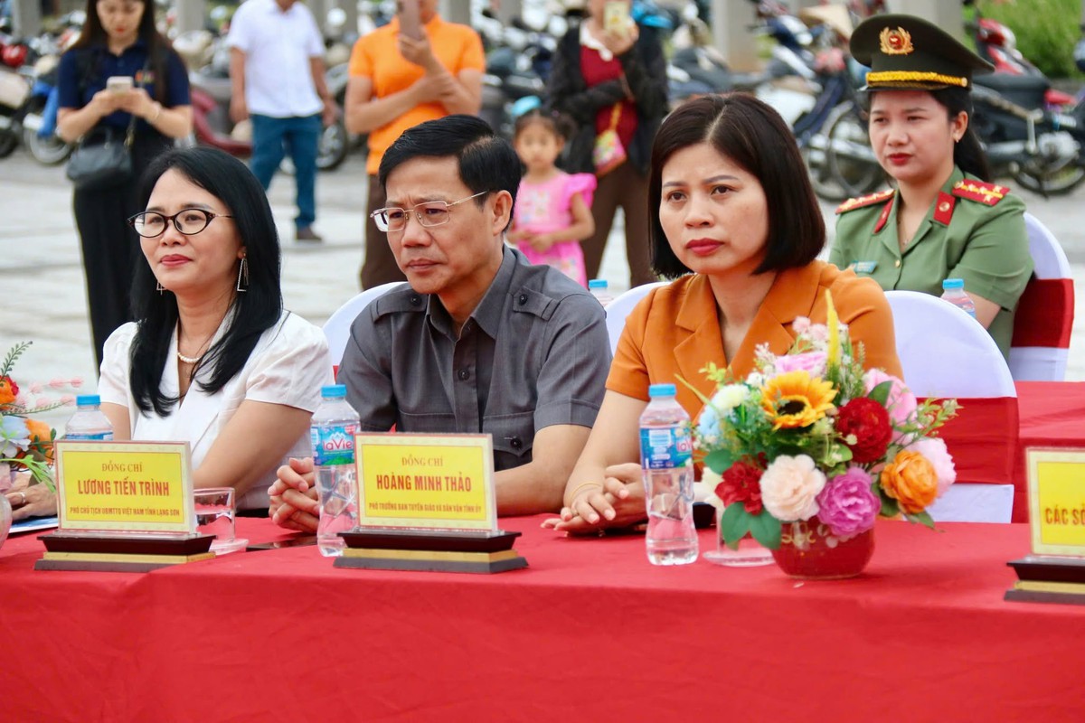 Lạng Sơn lan tỏa thông điệp "Chấm dứt bạo lực, vun đắp yêu thương"- Ảnh 1. Lạng Sơn lan tỏa thông điệp "Chấm dứt bạo lực, vun đắp yêu thương"- Ảnh 1.