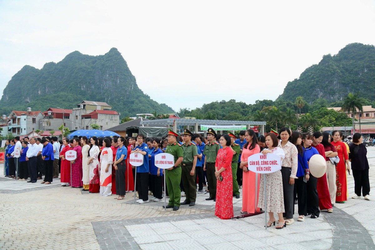 Lạng Sơn lan tỏa thông điệp "Chấm dứt bạo lực, vun đắp yêu thương"- Ảnh 3. Lạng Sơn lan tỏa thông điệp "Chấm dứt bạo lực, vun đắp yêu thương"- Ảnh 3.