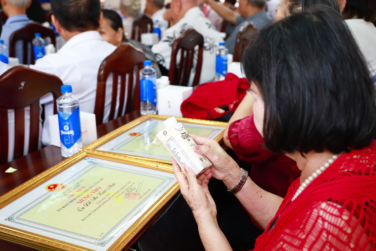 Vinamilk đón thế hệ “đồng niên” tham quan nhà máy với lời hứa chăm sóc sức khỏe bằng dinh dưỡng chất lượng- Ảnh 5.