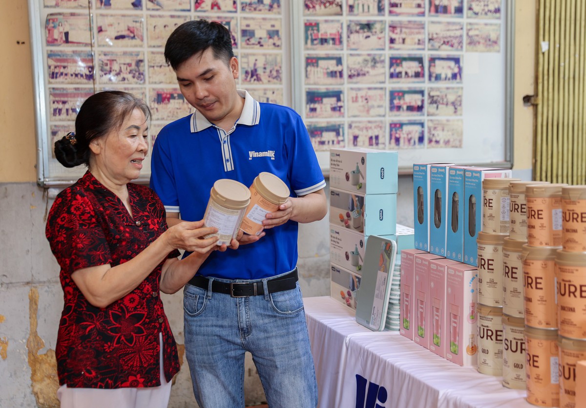 Vinamilk đón thế hệ “đồng niên” tham quan nhà máy với lời hứa chăm sóc sức khỏe bằng dinh dưỡng chất lượng- Ảnh 7.