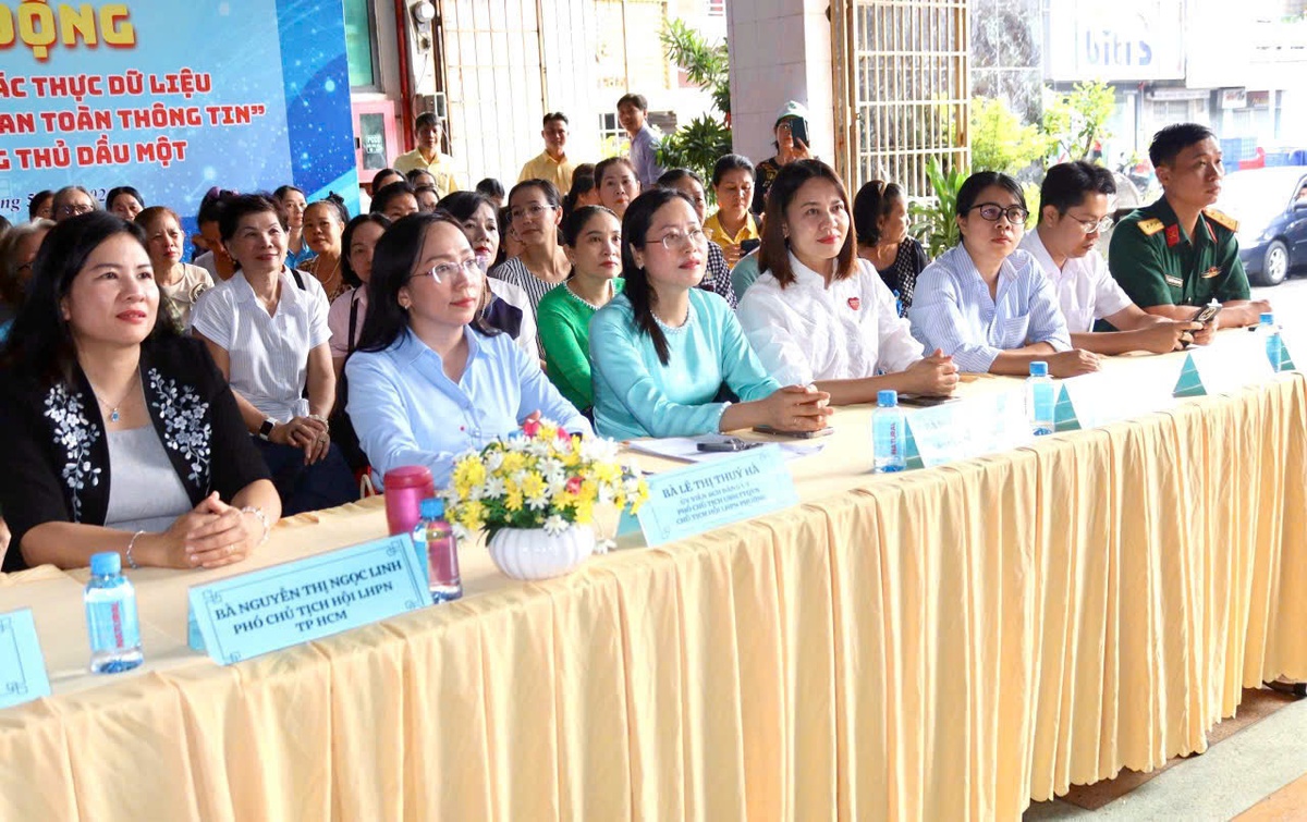 TPHCM: Phường Thủ Dầu Một ra mắt chi hội phụ nữ chợ truyền thống và đồng hành an sinh cùng tiểu thương- Ảnh 1. TPHCM: Phường Thủ Dầu Một ra mắt chi hội phụ nữ chợ truyền thống và đồng hành an sinh cùng tiểu thương- Ảnh 1.