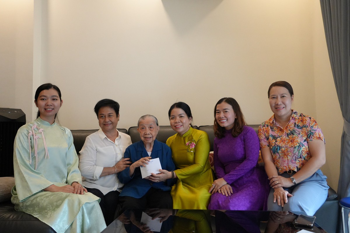 Hội LHPN TPHCM tổ chức chuỗi hoạt động tri ân nhân dịp Đại hội đại biểu Phụ nữ toàn quốc XIV- Ảnh 4. Hội LHPN TPHCM tổ chức chuỗi hoạt động tri ân nhân dịp Đại hội đại biểu Phụ nữ toàn quốc XIV- Ảnh 4.