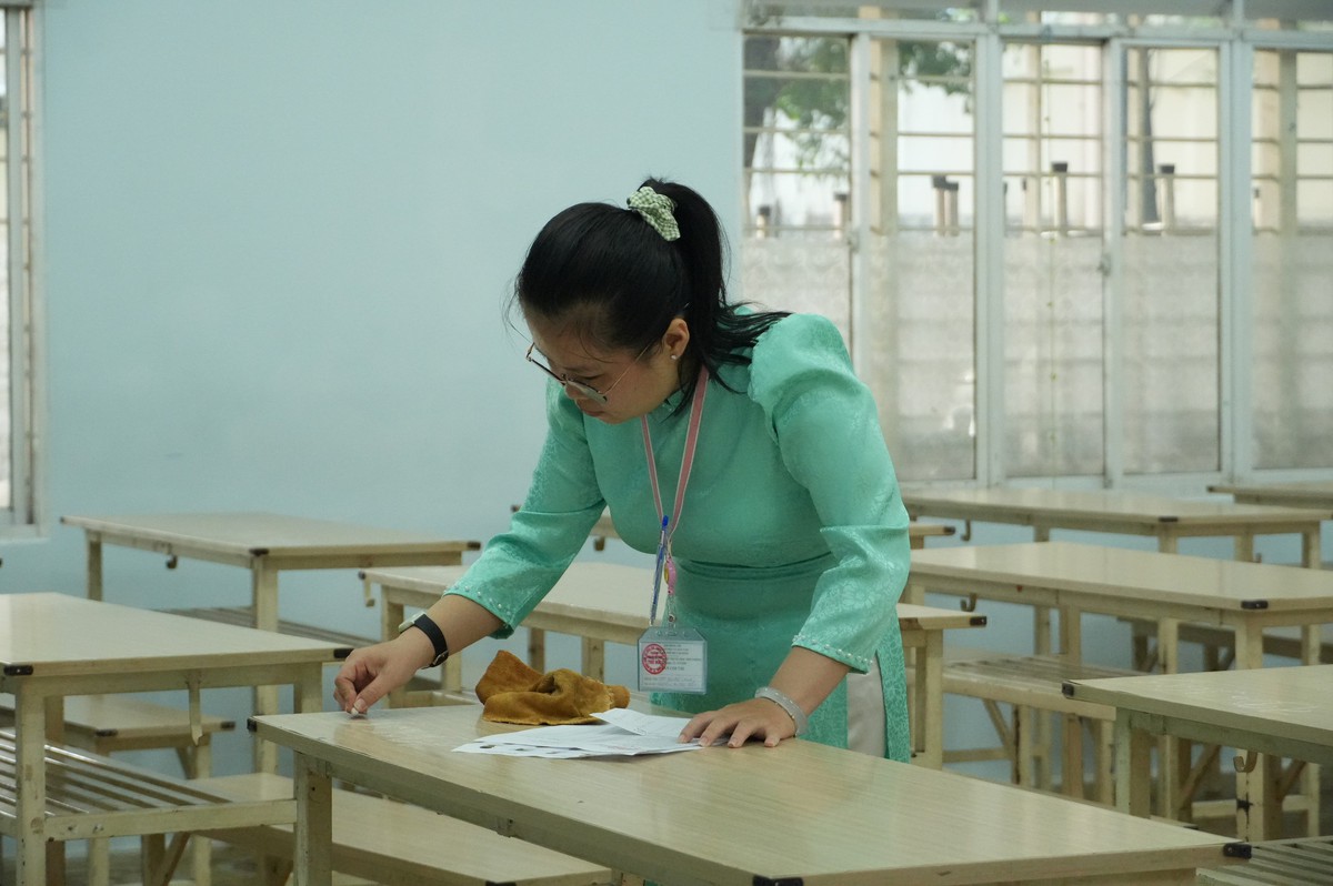 Thi tốt nghiệp THPT 2026: Thí sinh kỳ vọng chủ đề về AI, tuổi trẻ vào đề môn Ngữ văn- Ảnh 5.