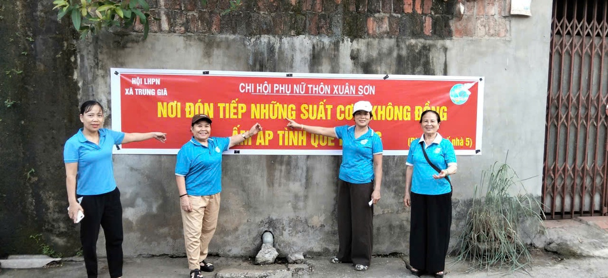 Hà Nội: Hội viên phụ nữ xã Trung Giã chuẩn bị 200 suất ăn "0 đồng" tiếp sức mùa thi- Ảnh 2.