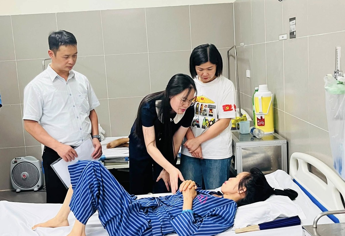 Mẹ con nam sinh khuyết tật thoát khỏi tử thần nhờ sự cưu mang của cộng đồng- Ảnh 2.