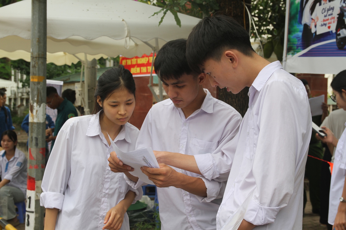Kỳ thi tốt nghiệp THPT 2026: Đề Ngữ văn vừa sức, phân hóa rõ rệt ở kỹ năng nghị luận- Ảnh 2. Kỳ thi tốt nghiệp THPT 2026: Đề Ngữ văn vừa sức, phân hóa rõ rệt ở kỹ năng nghị luận- Ảnh 2.