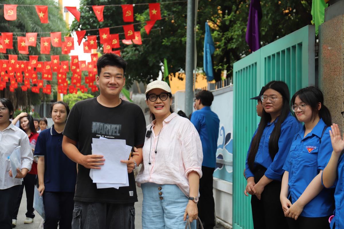 Kỳ thi tốt nghiệp THPT 2026: Khoảng lặng bình yên bên giấc ngủ trưa của các sĩ tử- Ảnh 5. Kỳ thi tốt nghiệp THPT 2026: Khoảng lặng bình yên bên giấc ngủ trưa của các sĩ tử- Ảnh 5.