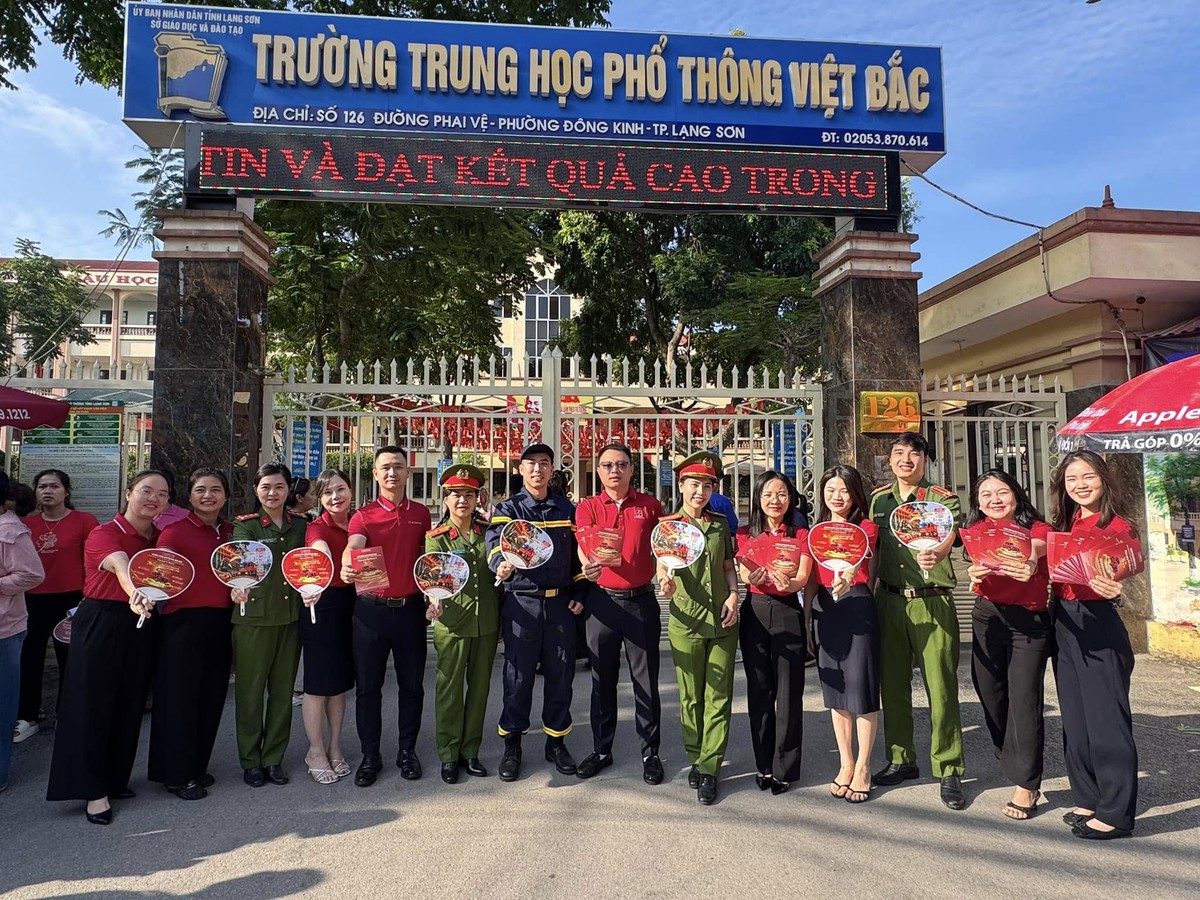 Cách "tiếp sức mùa thi" độc đáo của Phòng PC 07 Công an Lạng Sơn- Ảnh 7. Cách "tiếp sức mùa thi" độc đáo của Phòng PC 07 Công an Lạng Sơn- Ảnh 7.