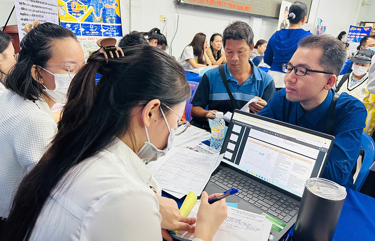 Tìm việc sau tốt nghiệp: Lời giải nào cho bài toán chênh lệch năng lực và nhu cầu tuyển dụng? - Ảnh 4.