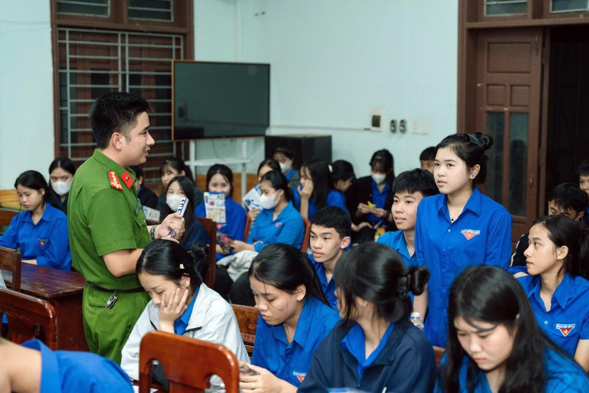 Xây dựng "lá chắn mềm" nơi vùng biên Lao Bảo - Ảnh 2.