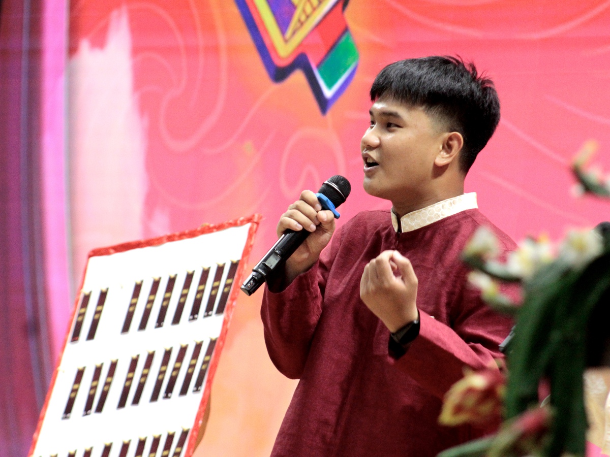 Những người trẻ đi tìm “căn cước văn hóa” qua làn điệu bài chòi - Ảnh 3.
