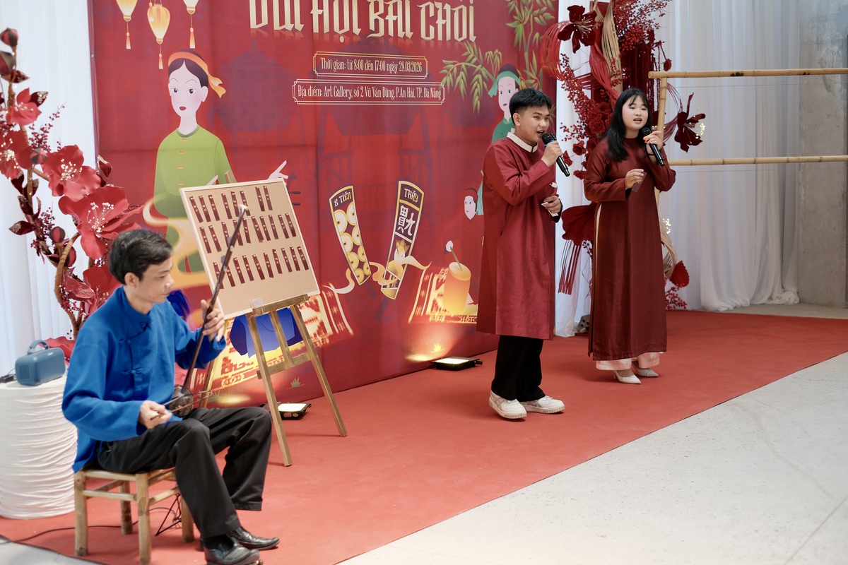 Những người trẻ đi tìm “căn cước văn hóa” qua làn điệu bài chòi - Ảnh 4.