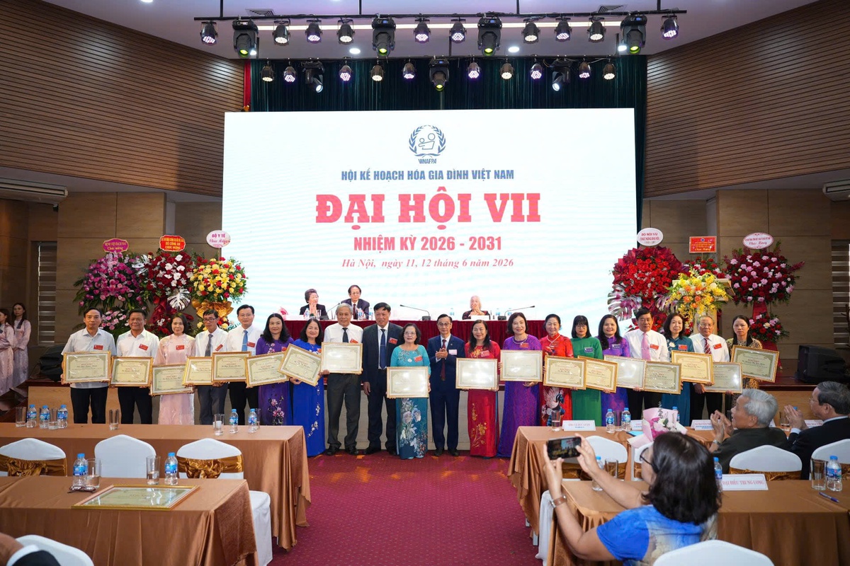 Thứ trưởng Đỗ Xuân Tuyên được bầu làm Chủ tịch Hội KHHGĐ Việt Nam khóa VII - Ảnh 2.