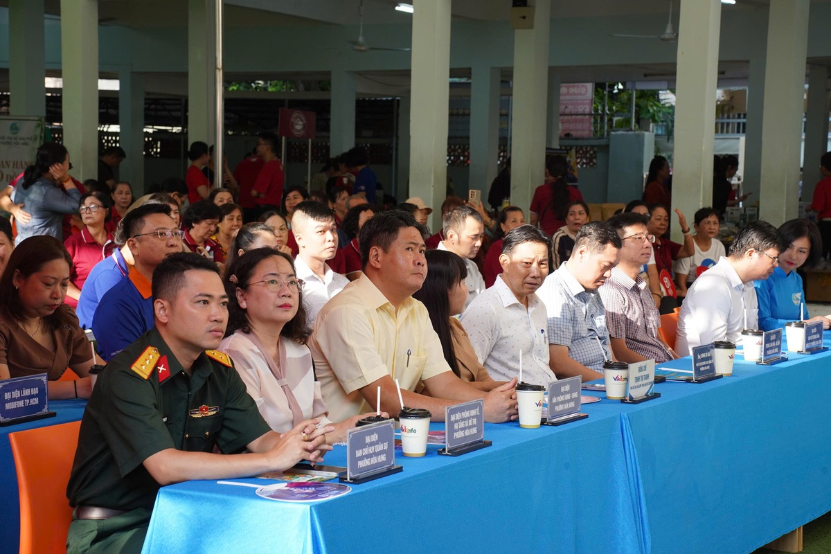 TPHCM: Phụ nữ phường Hòa Hưng hướng về Đại hội bằng nhiều hoạt động thiết thực- Ảnh 1. TPHCM: Phụ nữ phường Hòa Hưng hướng về Đại hội bằng nhiều hoạt động thiết thực- Ảnh 1.