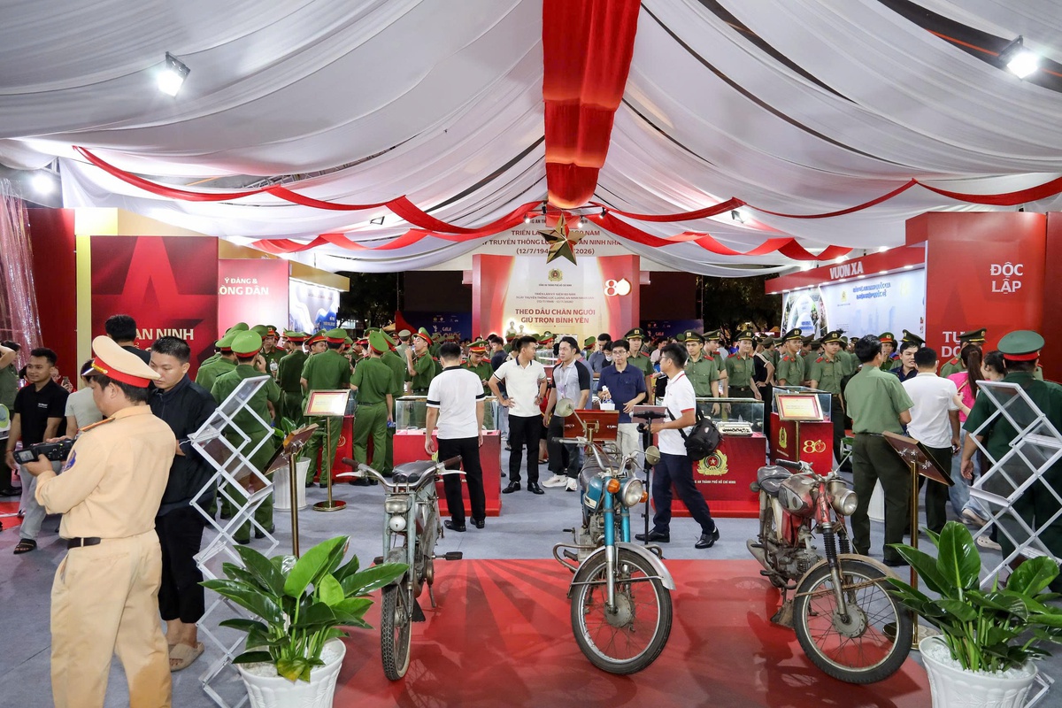 Vinamilk mang đến những trạm năng lượng giữa Gala “Tổ quốc bình yên”- Ảnh 2. Vinamilk mang đến những trạm năng lượng giữa Gala “Tổ quốc bình yên”- Ảnh 2.