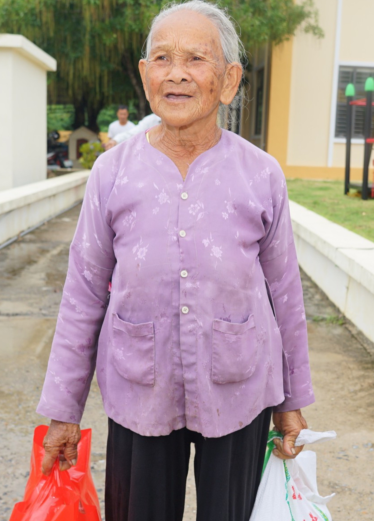 Người dân xã đảo tiền tiêu ấm lòng với “Gian hàng 0 đồng - Vì bình yên Đất Mỏ” - Ảnh 5.