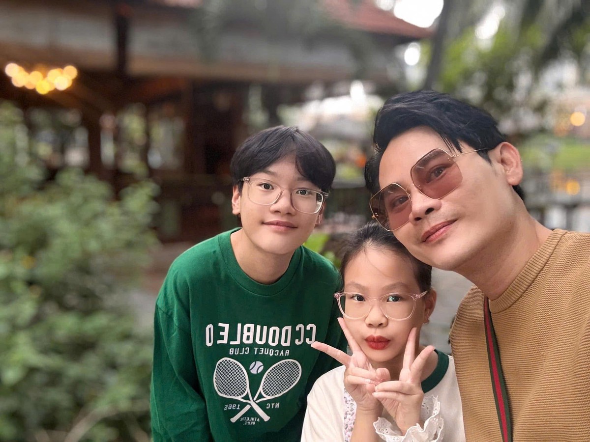 MC Hồng Phúc: Người cha không chỉ là trụ cột, mà cần có mặt trong tuổi thơ của con- Ảnh 1. MC Hồng Phúc: Người cha không chỉ là trụ cột, mà cần có mặt trong tuổi thơ của con- Ảnh 1.