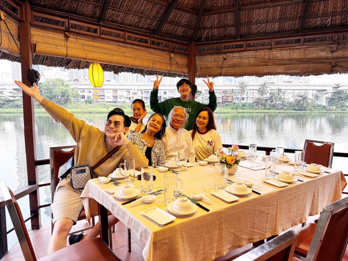 MC Hồng Phúc: Người cha không chỉ là trụ cột, mà cần có mặt trong tuổi thơ của con- Ảnh 5. MC Hồng Phúc: Người cha không chỉ là trụ cột, mà cần có mặt trong tuổi thơ của con- Ảnh 5.