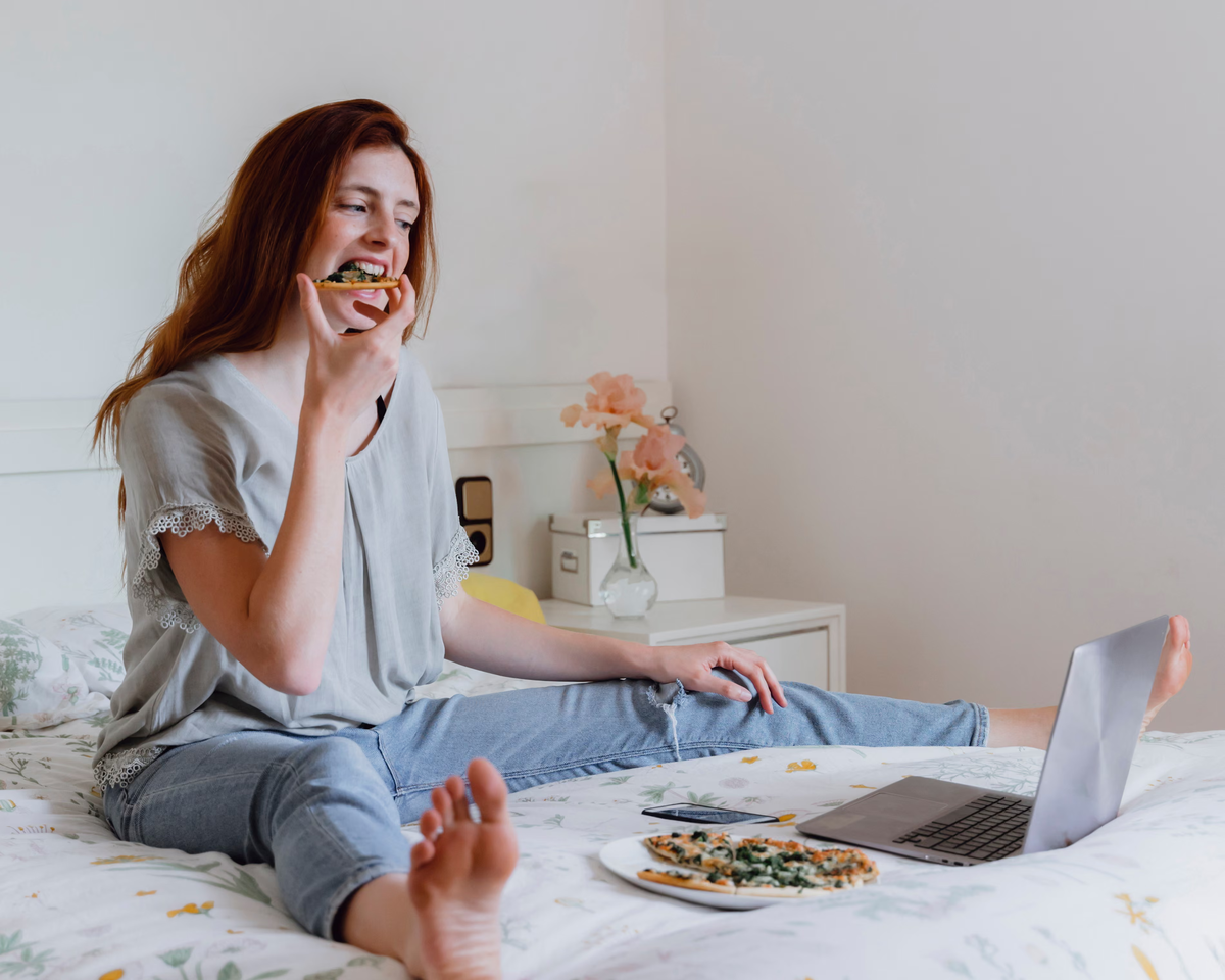 Sức hút kỳ lạ của những “influencer cô đơn” - Ảnh 2.
