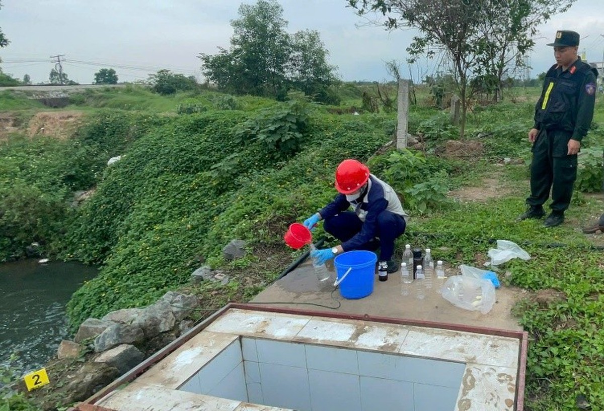 Phanh phui vụ xả thải gây ô nhiễm và màn kịch làm giả kết quả quan trắc - Ảnh 2.