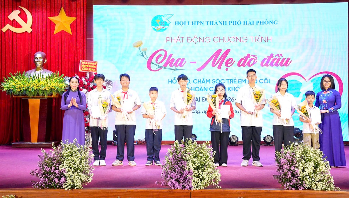 Mô hình "Cha - Mẹ đỡ đầu" tại Hải Phòng: Dang rộng vòng tay yêu thương tới những trẻ em mồ côi- Ảnh 3. Mô hình "Cha - Mẹ đỡ đầu" tại Hải Phòng: Dang rộng vòng tay yêu thương tới những trẻ em mồ côi- Ảnh 3.