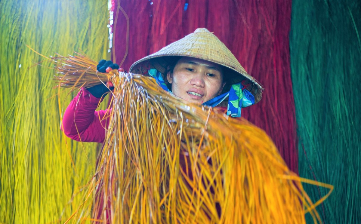 Phá bỏ những "rào cản đa tầng" giúp phụ nữ đón đầu cơ hội trong kỷ nguyên số- Ảnh 2. Phá bỏ những "rào cản đa tầng" giúp phụ nữ đón đầu cơ hội trong kỷ nguyên số- Ảnh 2.