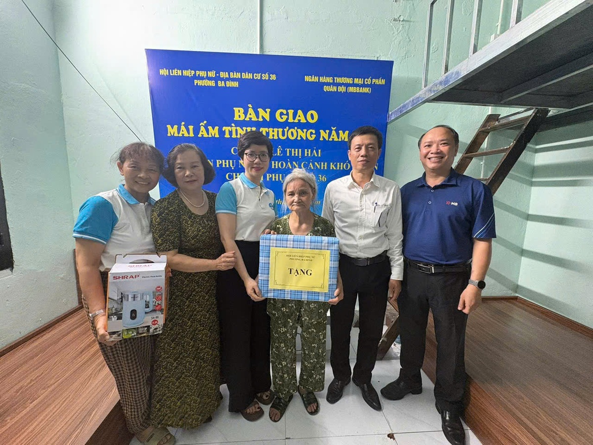 Từ mái ấm nghĩa tình, ấn phẩm số đến những con đường hoa của phụ nữ Thủ đô chào mừng Đại hội- Ảnh 3. Từ mái ấm nghĩa tình, ấn phẩm số đến những con đường hoa của phụ nữ Thủ đô chào mừng Đại hội- Ảnh 3.