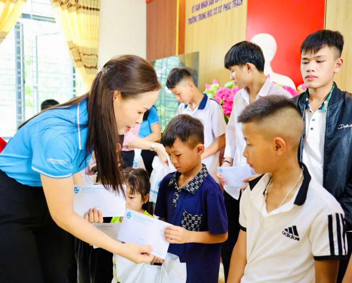 Phụ nữ Hà Tĩnh tạo 773 công trình, phần việc hướng về Đại hội XIV - Ảnh 1.