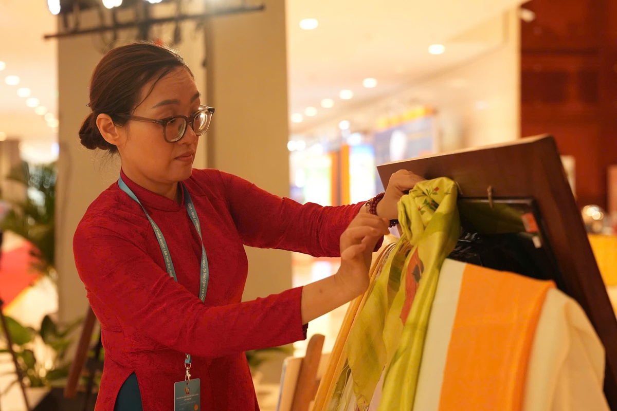 Ấn tượng không gian trưng bày "Phụ nữ khởi nghiệp, phát triển kinh tế và lan tỏa giá trị Việt"- Ảnh 3. Ấn tượng không gian trưng bày "Phụ nữ khởi nghiệp, phát triển kinh tế và lan tỏa giá trị Việt"- Ảnh 3.