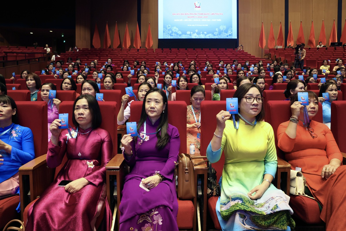 789 đại biểu bước vào Phiên làm việc thứ nhất Đại hội Phụ nữ toàn quốc lần thứ XIV - Ảnh 2.